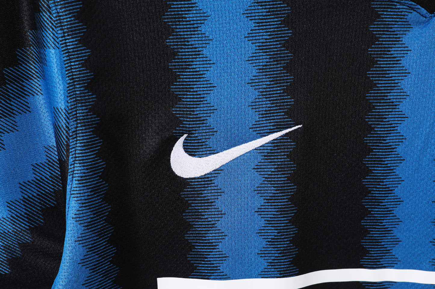INTER MILAN RETRO KIT 2010/11