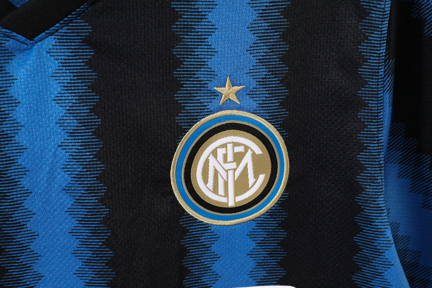 INTER MILAN RETRO KIT 2010/11