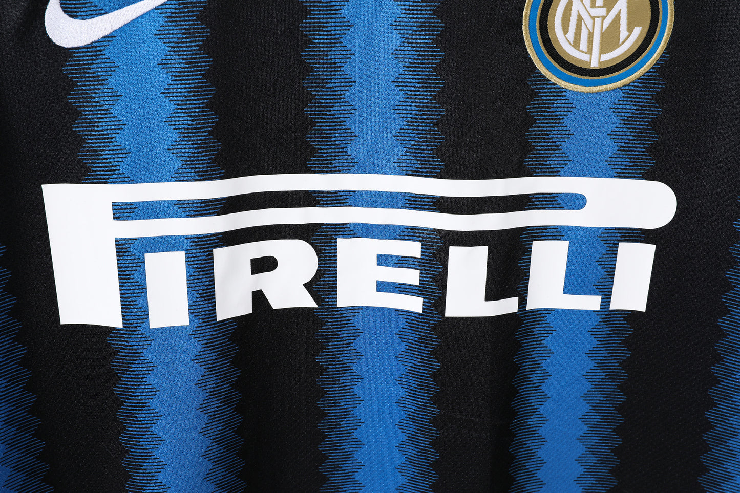 INTER MILAN RETRO KIT 2010/11