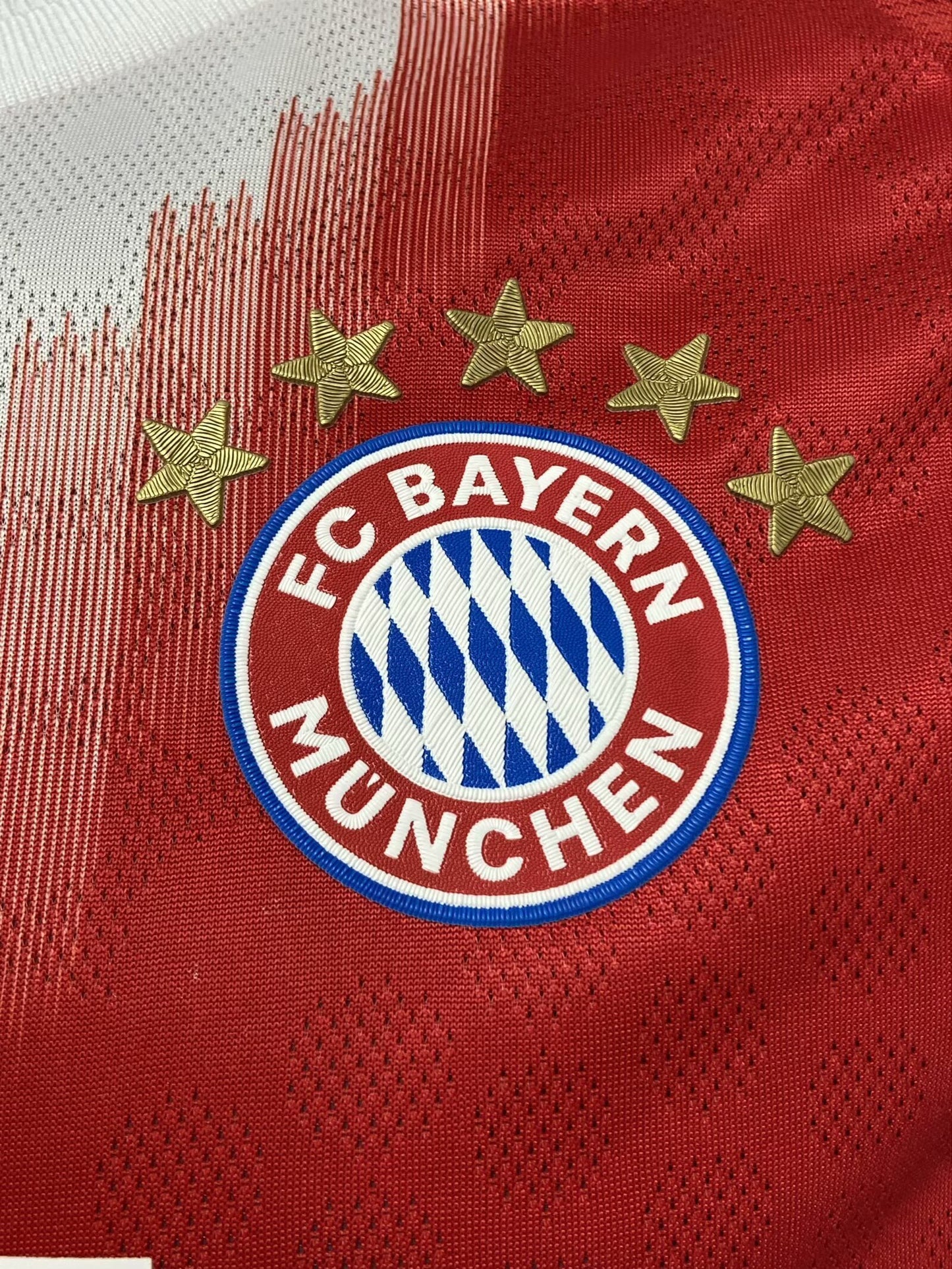 BAYERN MUNCHEN HOME KIT 25/26 PLAYER VERSION