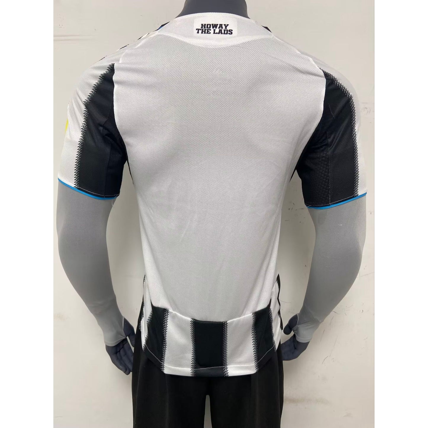 NEWCASTLE HOME KIT 25/26 PLAYER VERSION