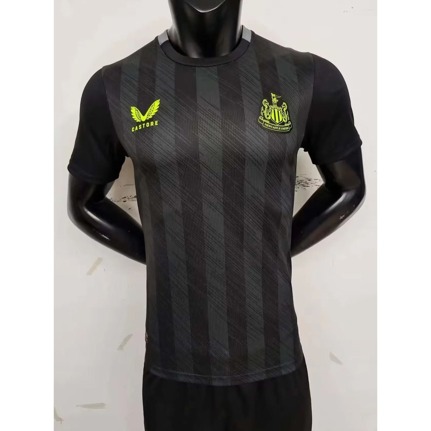 NEWCASTLE TRAINING KIT BLACK 2024 PLAYER VERSION